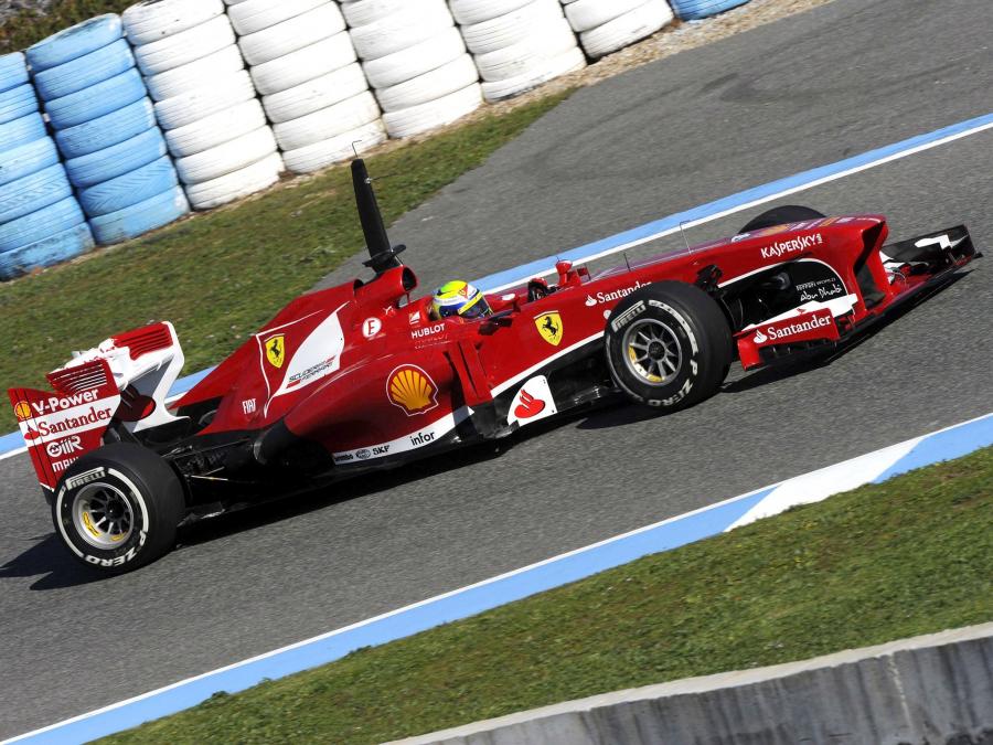  Ferrari F138 2013 года  (фото 6 из 16)